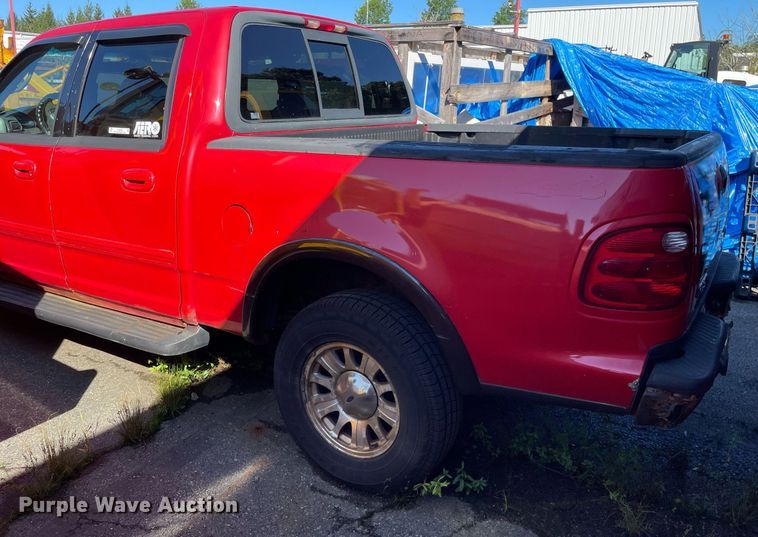 image for item LV9896 2001 Ford F150 XLT  SuperCrew pickup truck