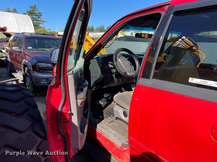 image for item LV9896 2001 Ford F150 XLT  SuperCrew pickup truck