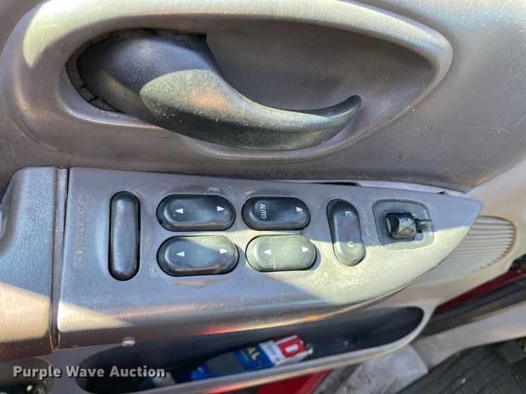 image for item LV9896 2001 Ford F150 XLT  SuperCrew pickup truck