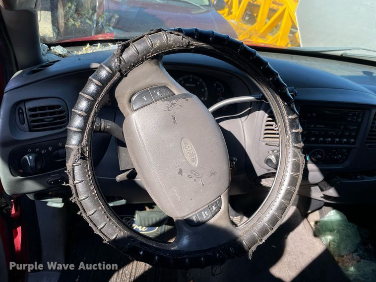 image for item LV9896 2001 Ford F150 XLT  SuperCrew pickup truck