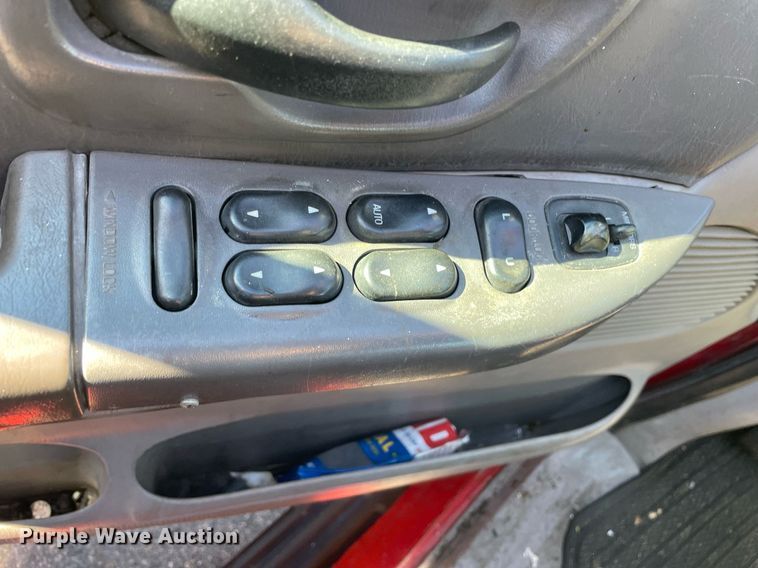 image for item LV9896 2001 Ford F150 XLT  SuperCrew pickup truck