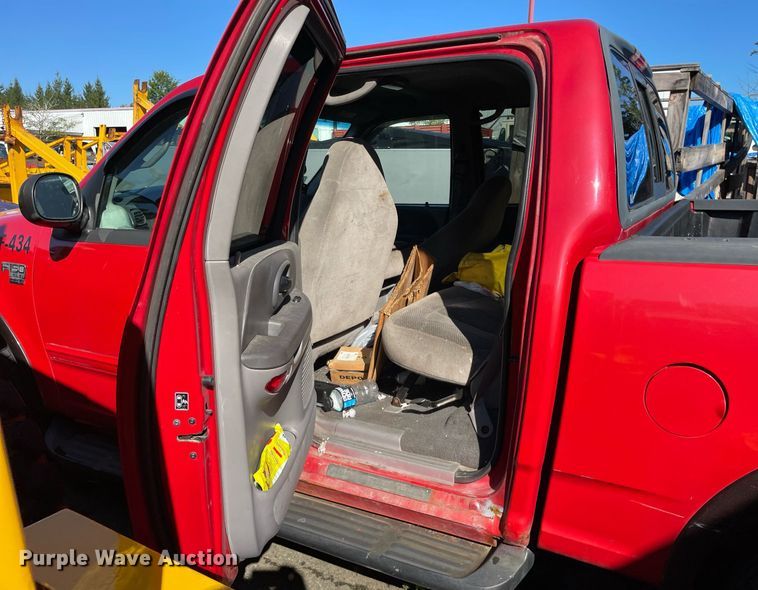 image for item LV9896 2001 Ford F150 XLT  SuperCrew pickup truck