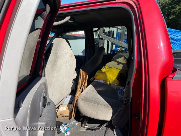 image for item LV9896 2001 Ford F150 XLT  SuperCrew pickup truck