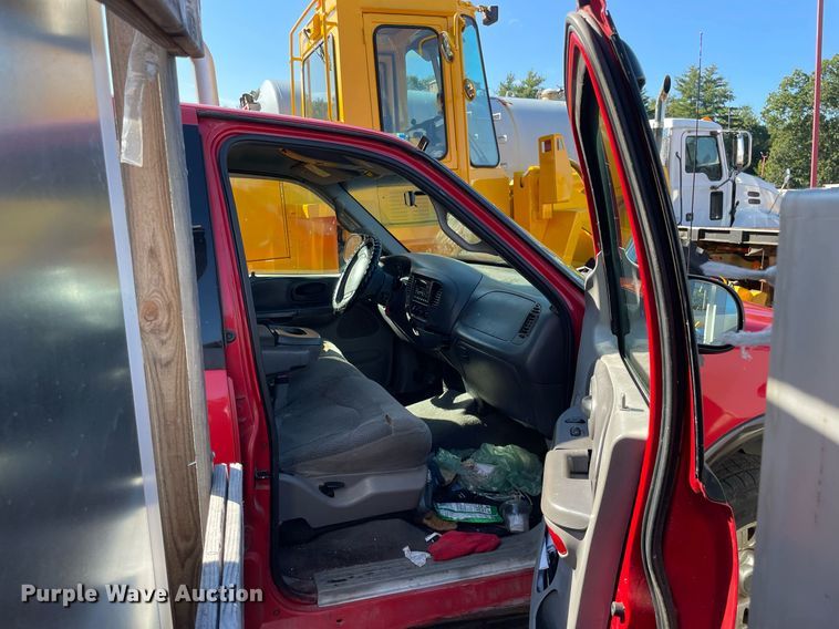 image for item LV9896 2001 Ford F150 XLT  SuperCrew pickup truck