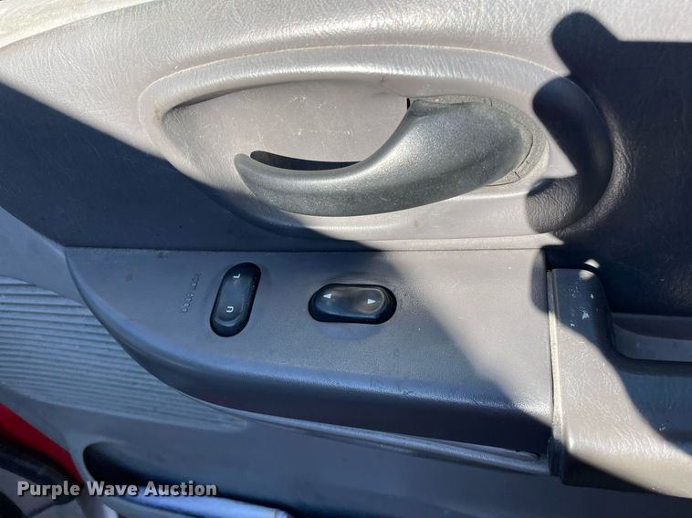 image for item LV9896 2001 Ford F150 XLT  SuperCrew pickup truck