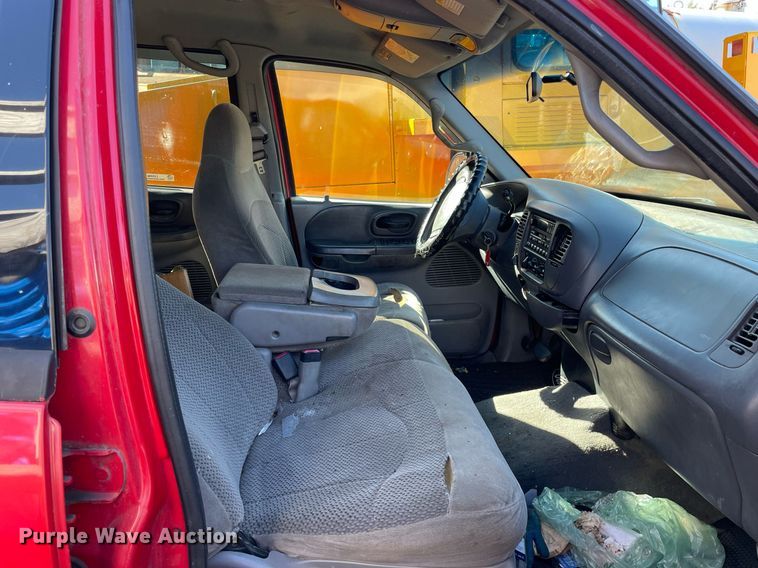 image for item LV9896 2001 Ford F150 XLT  SuperCrew pickup truck