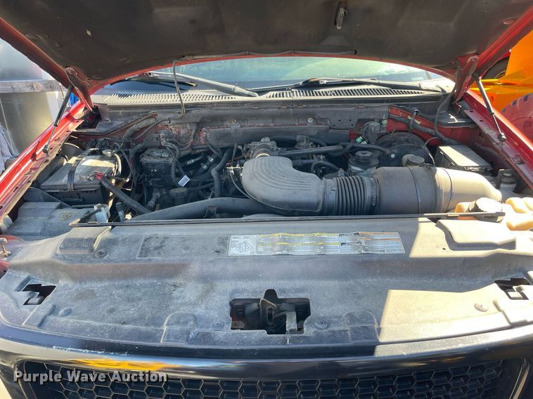 image for item LV9896 2001 Ford F150 XLT  SuperCrew pickup truck