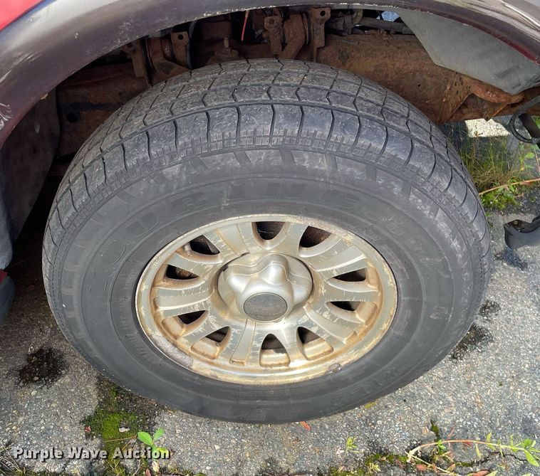 image for item LV9896 2001 Ford F150 XLT  SuperCrew pickup truck