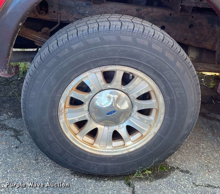 image for item LV9896 2001 Ford F150 XLT  SuperCrew pickup truck