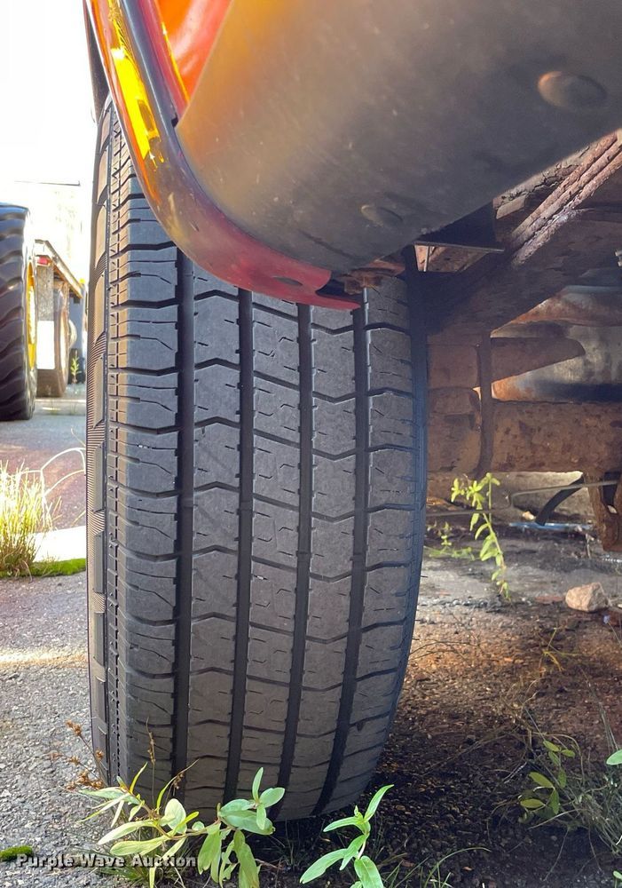 image for item LV9896 2001 Ford F150 XLT  SuperCrew pickup truck