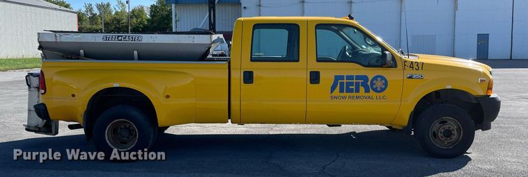 image for item LV9897 2001 Ford 350 Super Duty  Crew Cab pickup truck