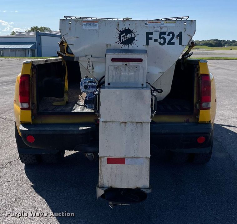 image for item LV9897 2001 Ford 350 Super Duty  Crew Cab pickup truck