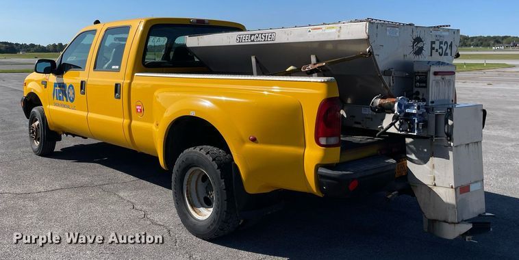 image for item LV9897 2001 Ford 350 Super Duty  Crew Cab pickup truck