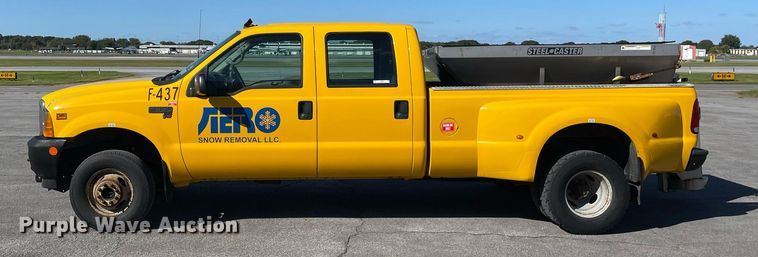 image for item LV9897 2001 Ford 350 Super Duty  Crew Cab pickup truck