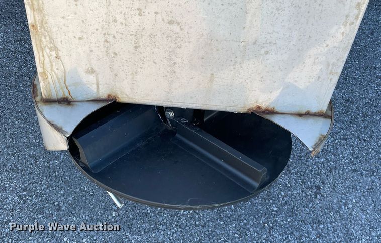 image for item LV9897 2001 Ford 350 Super Duty  Crew Cab pickup truck