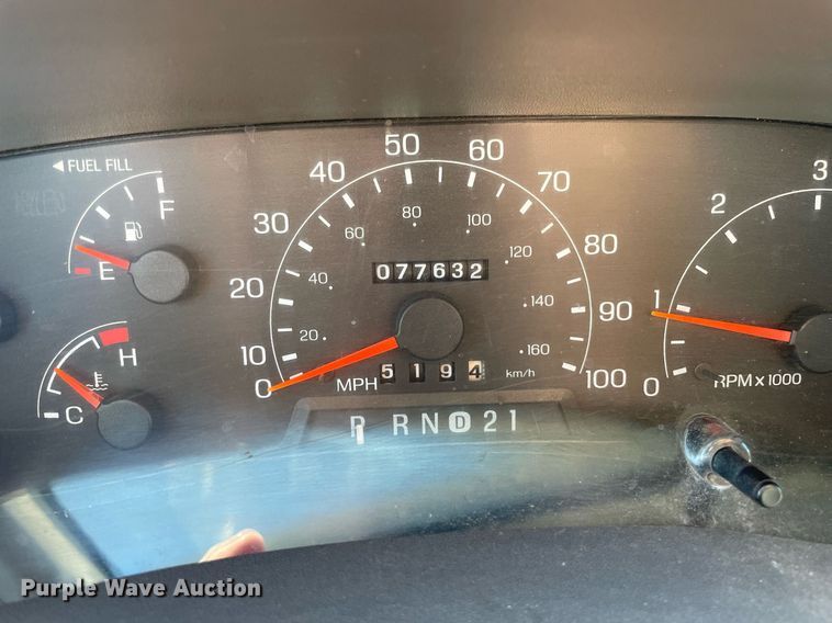 image for item LV9897 2001 Ford 350 Super Duty  Crew Cab pickup truck