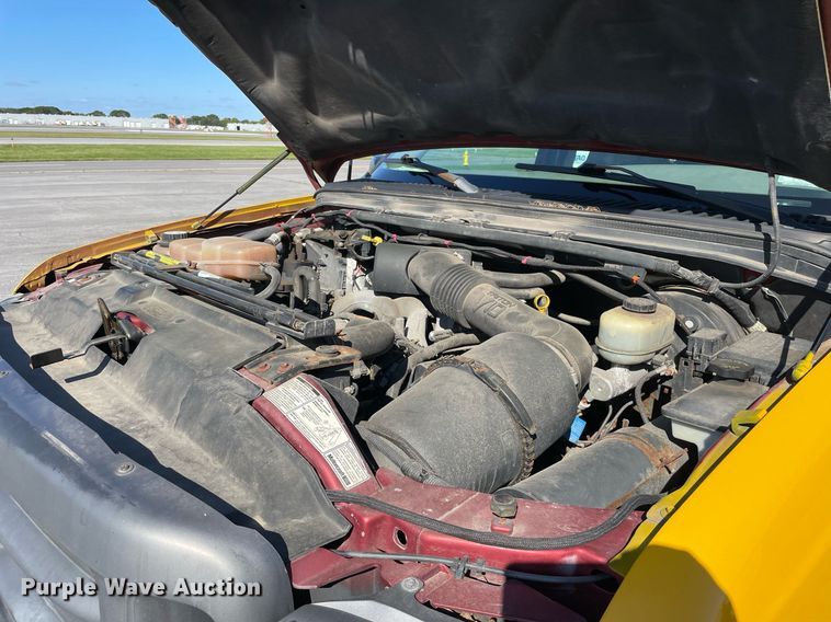 image for item LV9897 2001 Ford 350 Super Duty  Crew Cab pickup truck