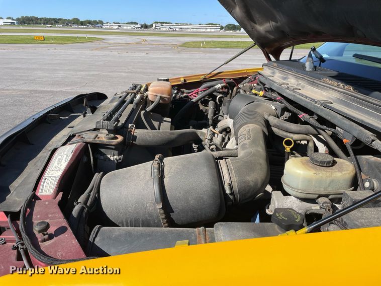 image for item LV9897 2001 Ford 350 Super Duty  Crew Cab pickup truck