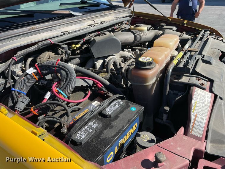 image for item LV9897 2001 Ford 350 Super Duty  Crew Cab pickup truck