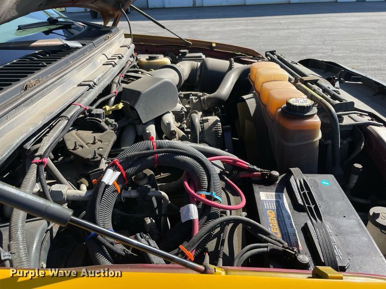 image for item LV9897 2001 Ford 350 Super Duty  Crew Cab pickup truck