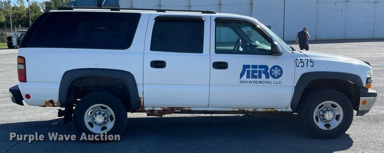 image for item LV9898 2001  Chevrolet Suburban  SUV