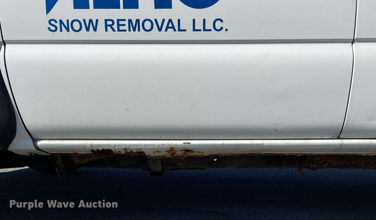 image for item LV9898 2001  Chevrolet Suburban  SUV