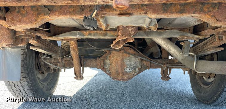 image for item LV9898 2001  Chevrolet Suburban  SUV