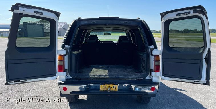 image for item LV9898 2001  Chevrolet Suburban  SUV