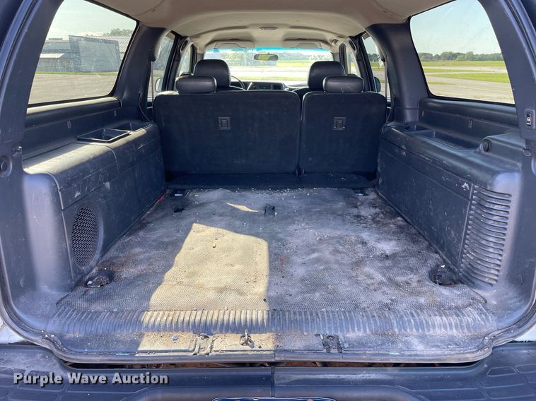 image for item LV9898 2001  Chevrolet Suburban  SUV