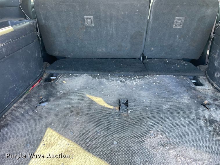 image for item LV9898 2001  Chevrolet Suburban  SUV