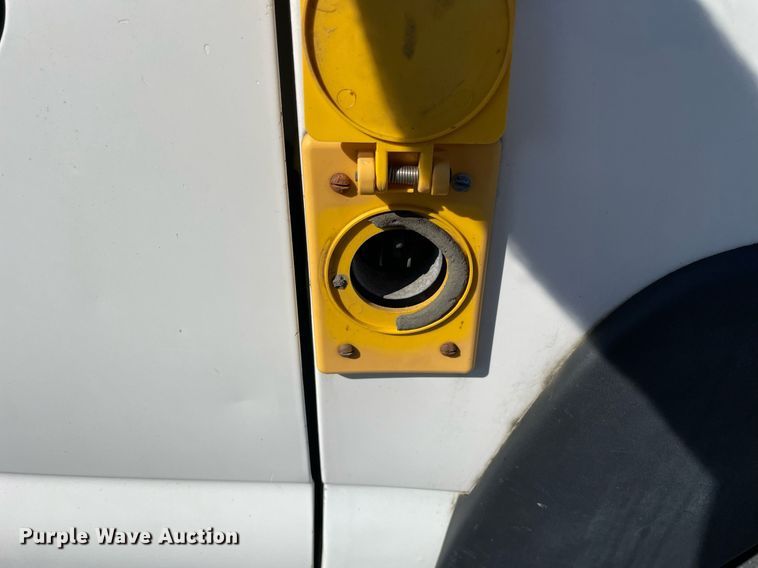 image for item LV9898 2001  Chevrolet Suburban  SUV