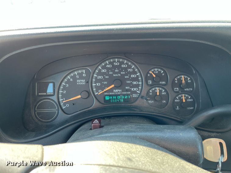 image for item LV9898 2001  Chevrolet Suburban  SUV