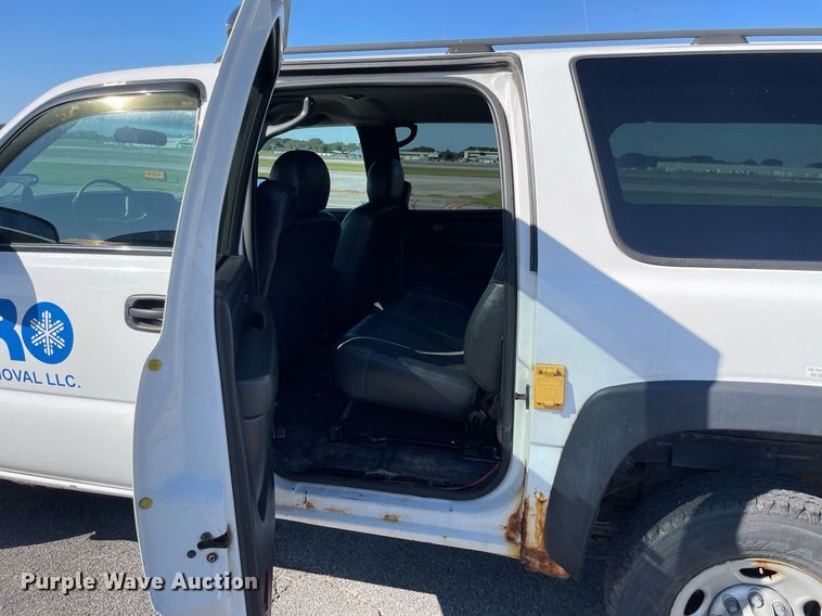 image for item LV9898 2001  Chevrolet Suburban  SUV