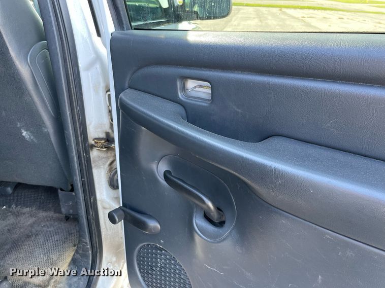 image for item LV9898 2001  Chevrolet Suburban  SUV