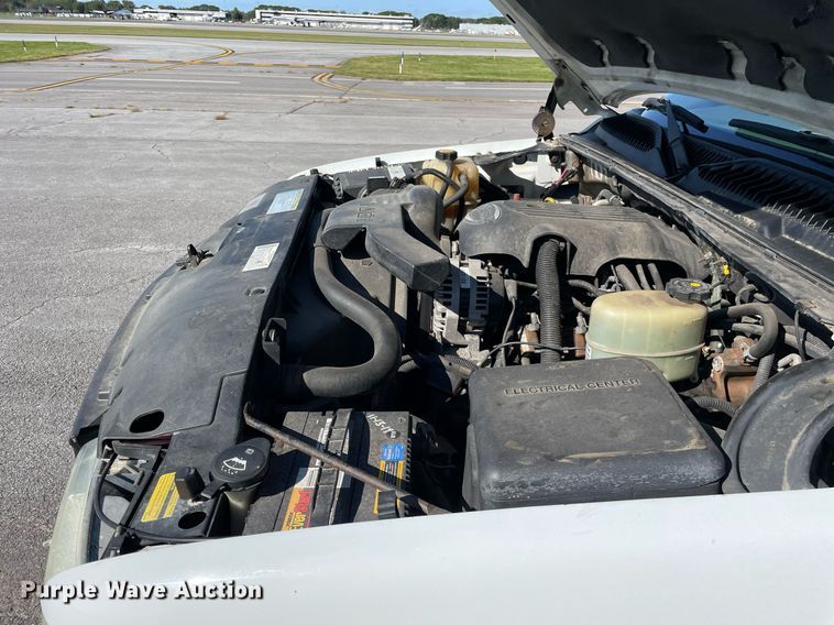 image for item LV9898 2001  Chevrolet Suburban  SUV