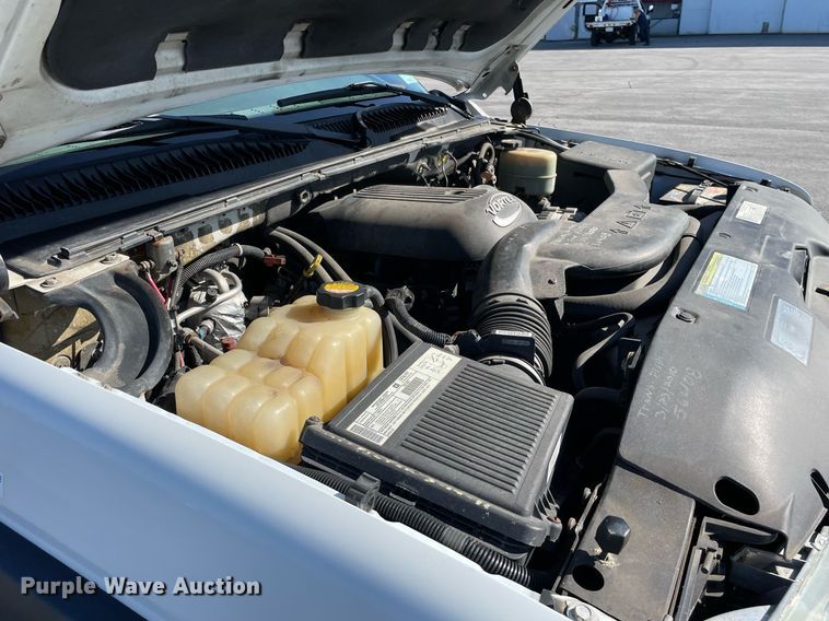 image for item LV9898 2001  Chevrolet Suburban  SUV