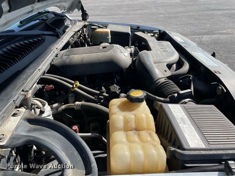 image for item LV9898 2001  Chevrolet Suburban  SUV