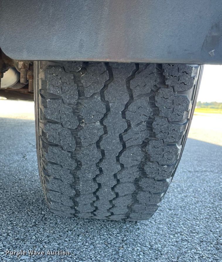 image for item LV9898 2001  Chevrolet Suburban  SUV