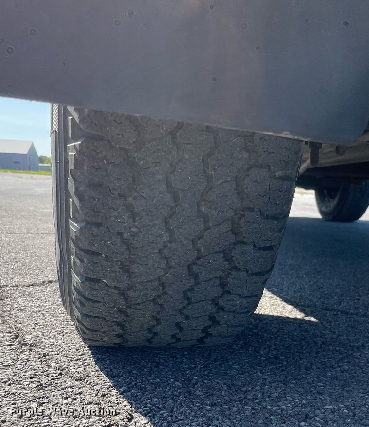 image for item LV9898 2001  Chevrolet Suburban  SUV