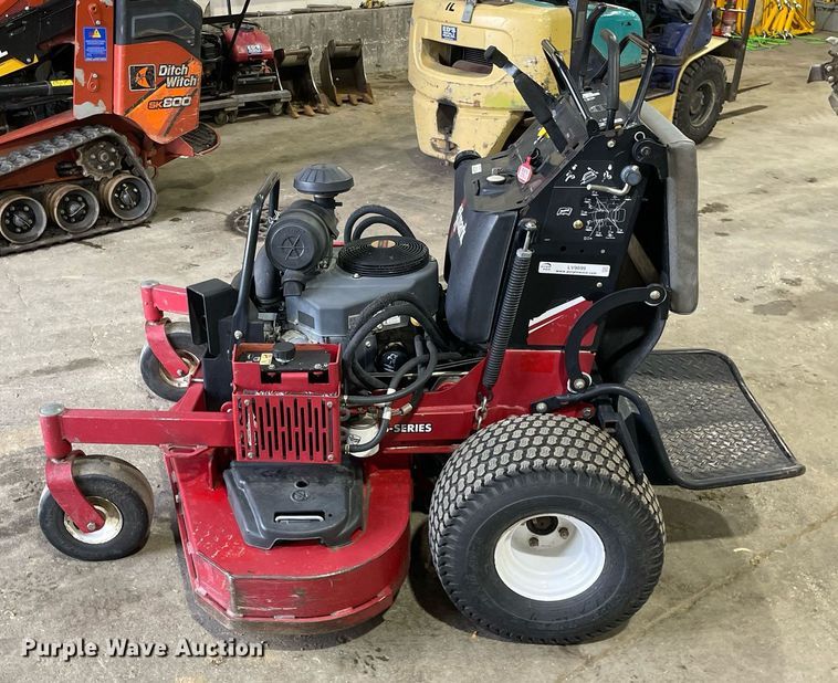 image for item LV9899 2015 Exmark VTS691CKA52400  ZTR lawn mower