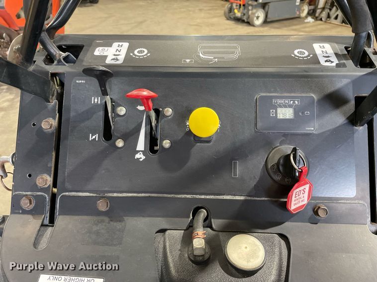 image for item LV9899 2015 Exmark VTS691CKA52400  ZTR lawn mower