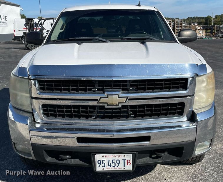 image for item LV9902 2008 Chevrolet Silverado 2500HD  Crew Cab pickup truck