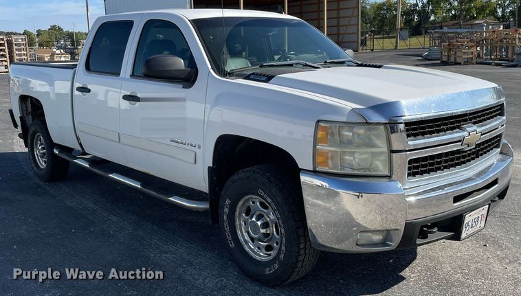 image for item LV9902 2008 Chevrolet Silverado 2500HD  Crew Cab pickup truck