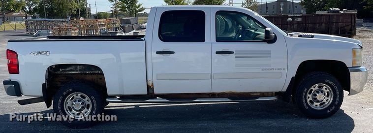 image for item LV9902 2008 Chevrolet Silverado 2500HD  Crew Cab pickup truck