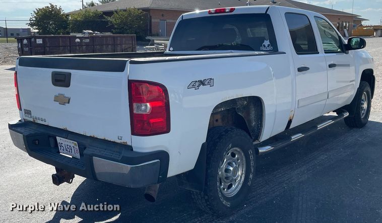 image for item LV9902 2008 Chevrolet Silverado 2500HD  Crew Cab pickup truck