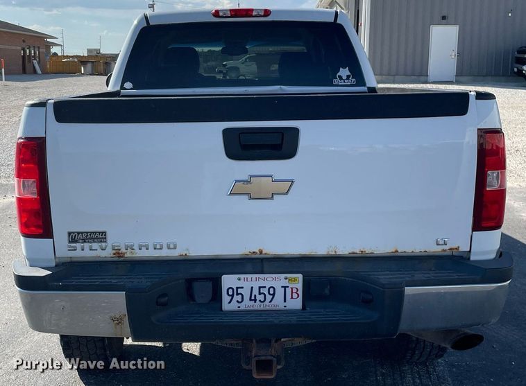 image for item LV9902 2008 Chevrolet Silverado 2500HD  Crew Cab pickup truck