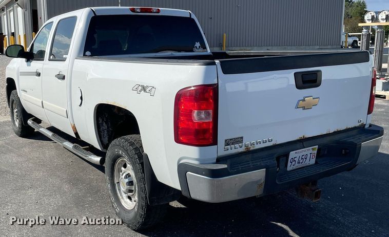 image for item LV9902 2008 Chevrolet Silverado 2500HD  Crew Cab pickup truck
