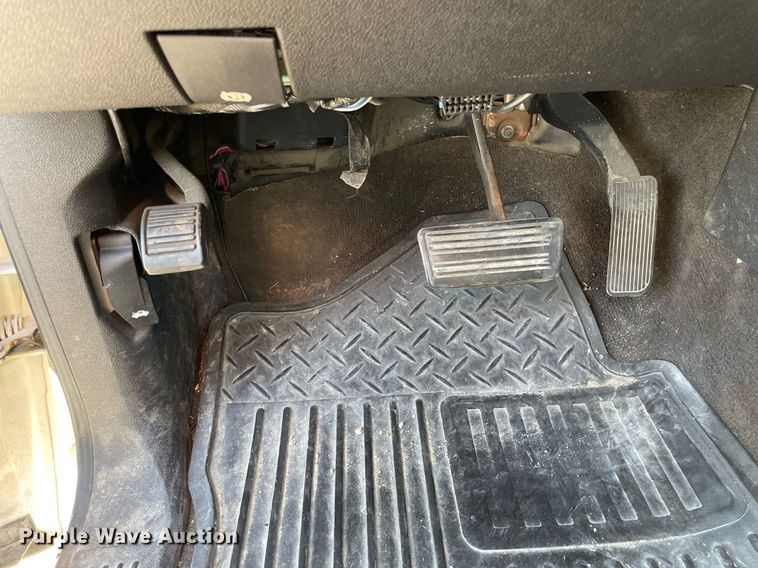 image for item LV9902 2008 Chevrolet Silverado 2500HD  Crew Cab pickup truck