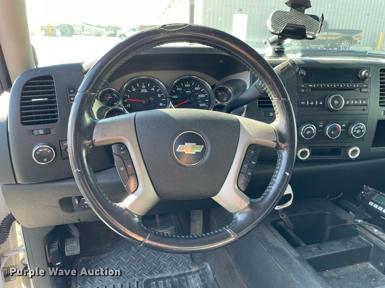 image for item LV9902 2008 Chevrolet Silverado 2500HD  Crew Cab pickup truck