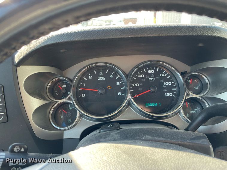 image for item LV9902 2008 Chevrolet Silverado 2500HD  Crew Cab pickup truck